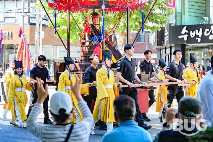 개천예술제 - 가장행렬