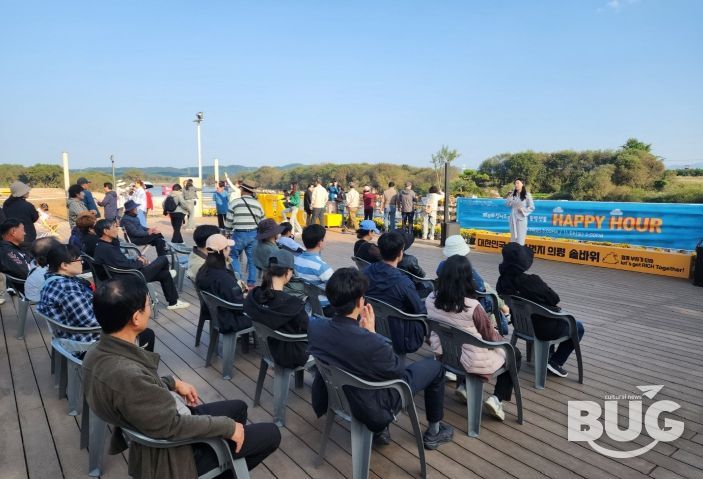 의령 청년 예술단체 ‘페트라싱어즈’, 솥바위 버스킹 공연 펼쳐