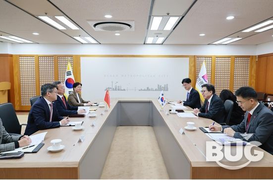 천징 상하이시 인민대표대회 상무위원회 부주임과 부산에서 재회