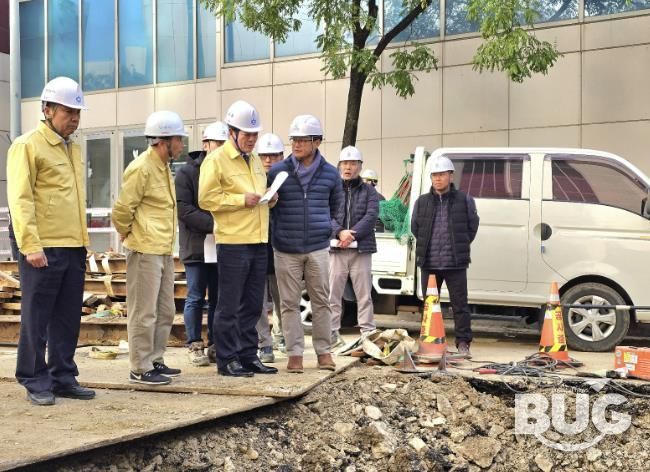 최대호 안양시장 범계역 인근 지역난방 열수송관 파열사고 현장 방문 사진